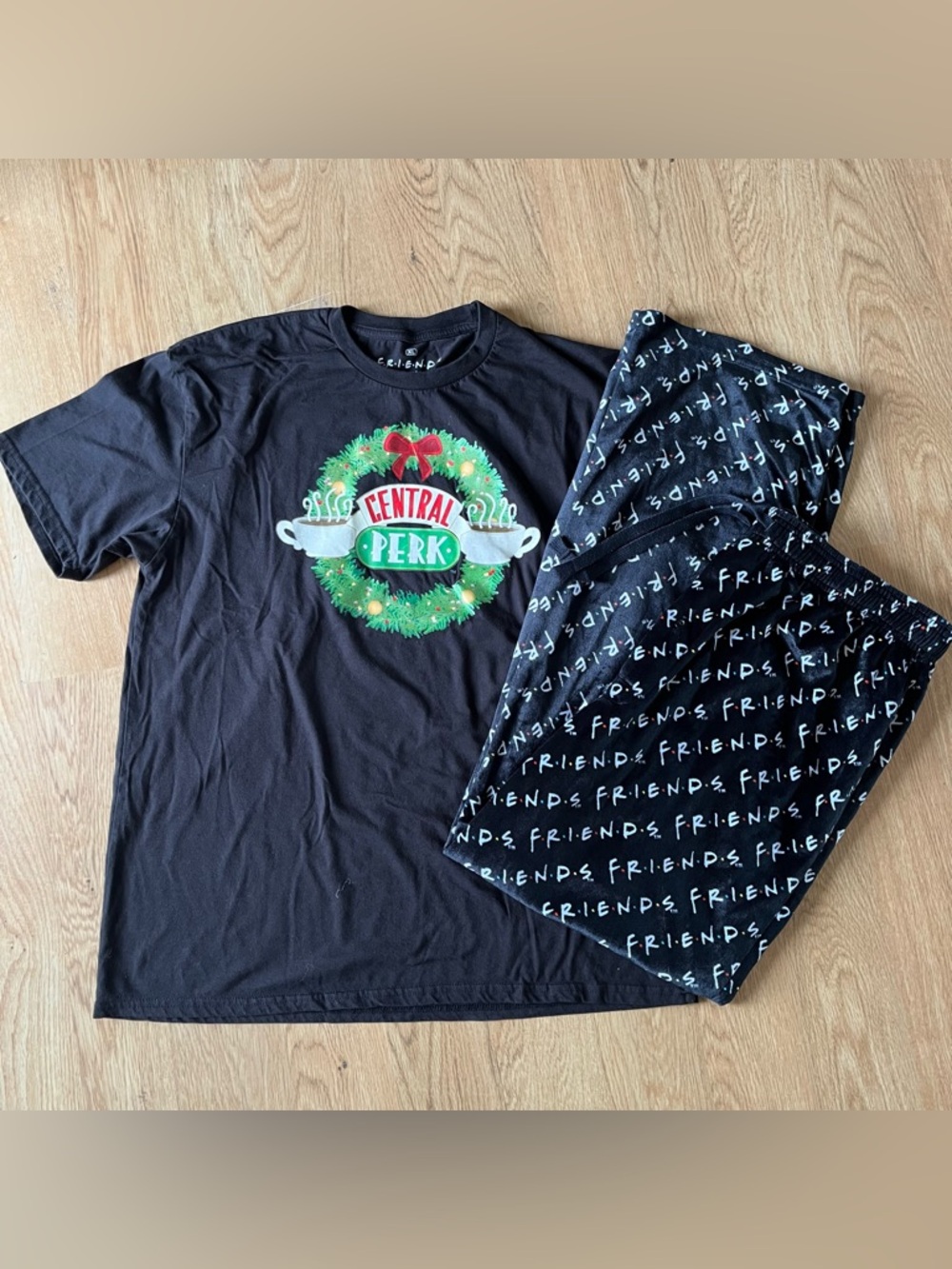 Friends Central Perk Christmas Pajama Set XL Holiday Gift Lounge Set